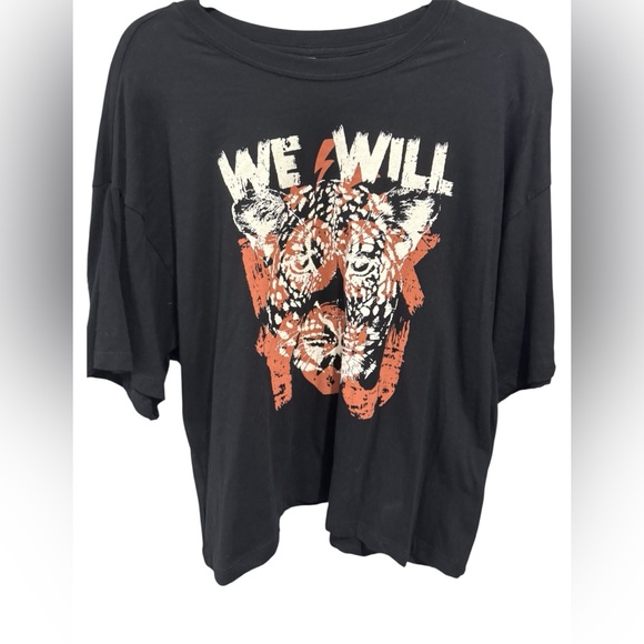 NWOT Black Graphic rock Women's Top sz L - Picture 1 of 3